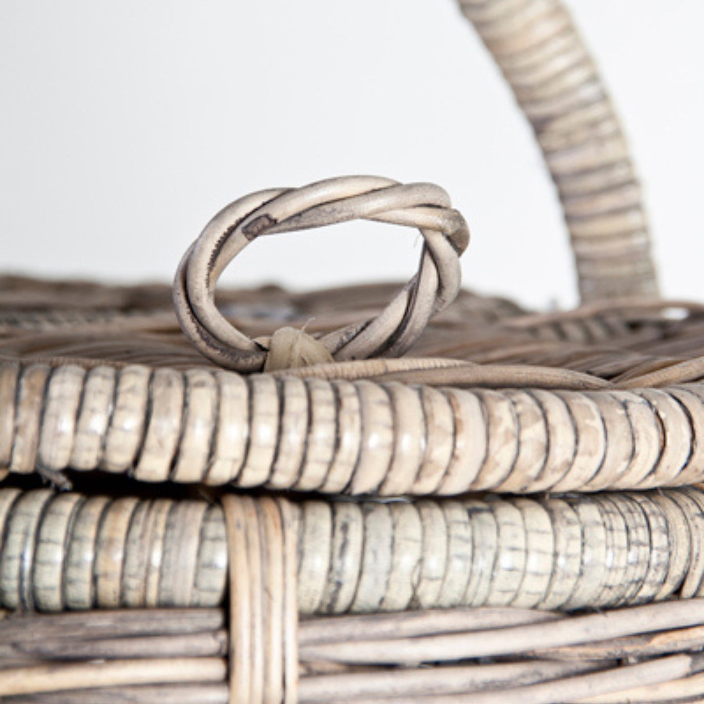PICNIC BASKET W/BRITISH FLAG